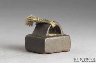图片[2]-Bronze seal cast with “Er gong,” Han dynasty (206 BCE-220 CE)-China Archive